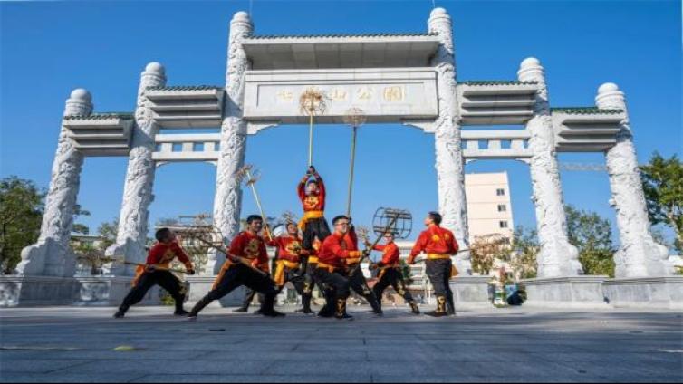 原创歌曲《竹龙天上舞》带你感受乡村振兴的喜悦，来听!