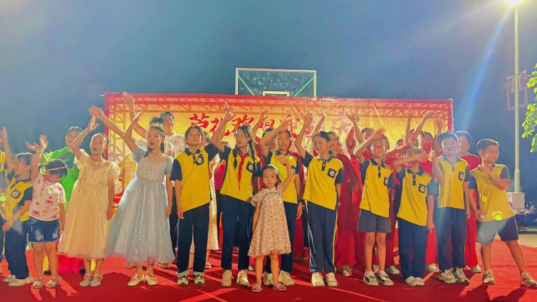 分馆动态 | 点燃爱国情 惠城芦洲干部群众欢歌载舞喜迎国庆