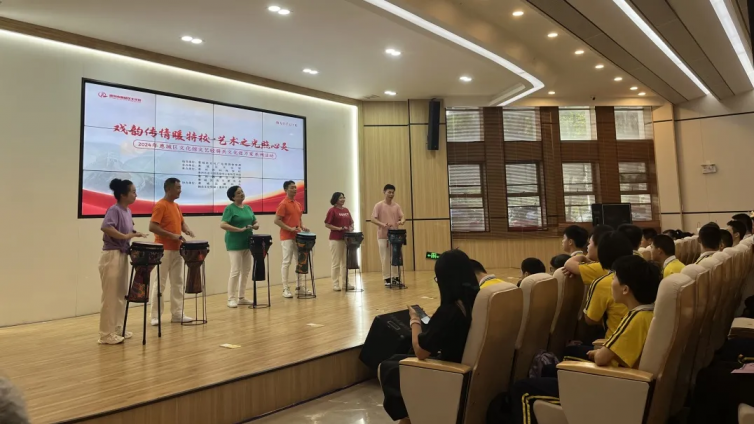 文艺轻骑兵丨特别的爱给特别的你