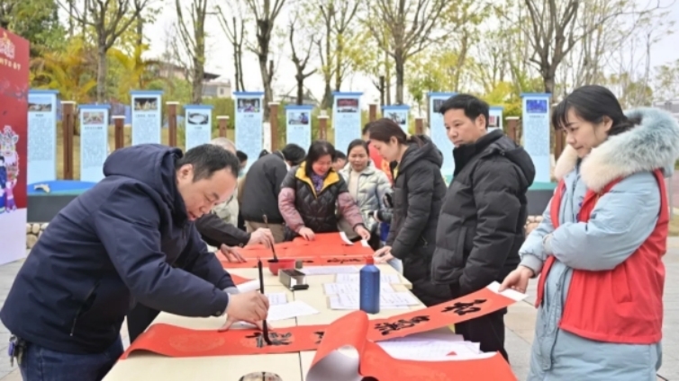 活动回顾 | “龙年登龙门”系列活动之“愉悦龙门·楹联迎春”迎新春送春联文化惠民活动