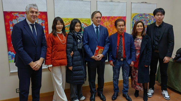 龙门农民画新春亮相西班牙，演绎东方艺术魅力