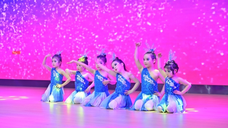 被萌化了！快来看龙门新春文艺汇演萌娃们的精彩表演