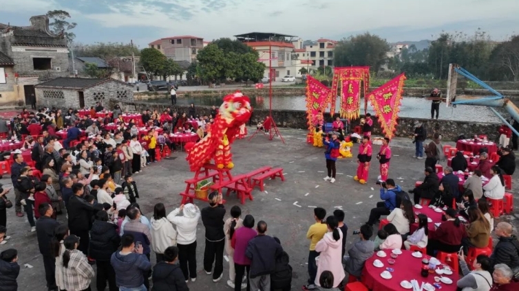 添丁添福，热闹非凡！“国保”单位龙门鹤湖围举行上灯民俗活动