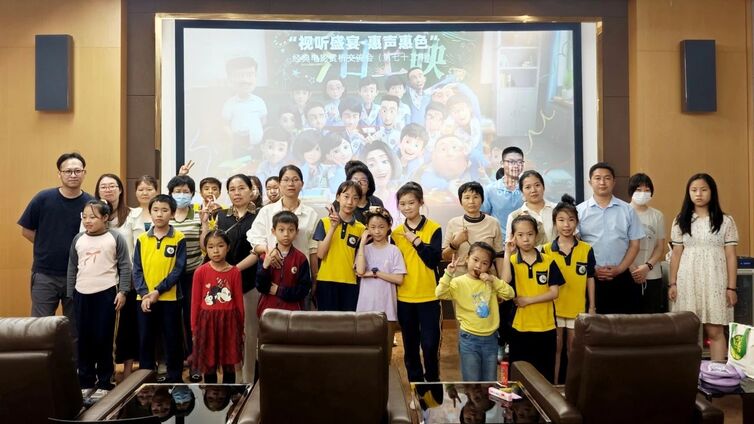 视听盛宴·惠声惠色丨身份互换的校园奇遇：《茶啊二中》经典电影赏析，感受不一样的青春故事